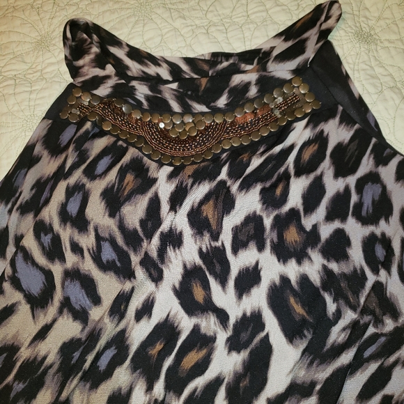 Sleeveless Top - Picture 1 of 11